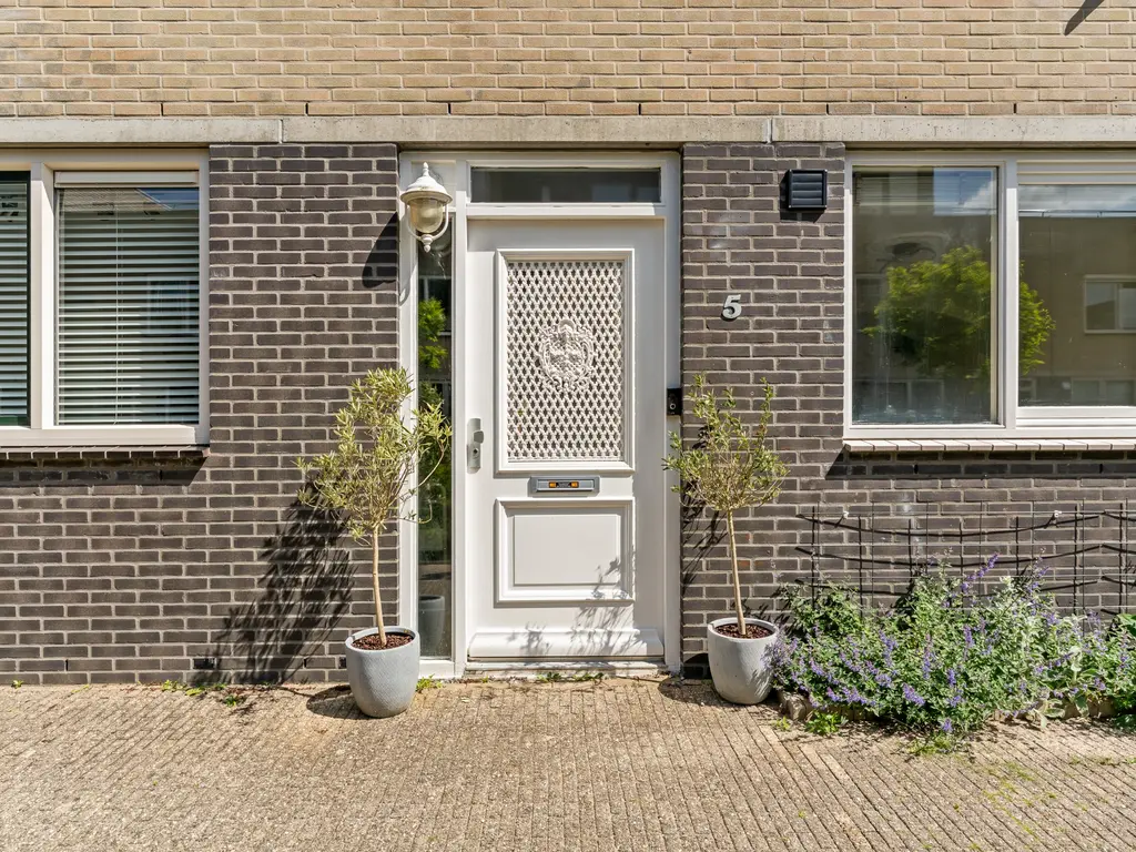 Suze Baarthof 5, Leiden