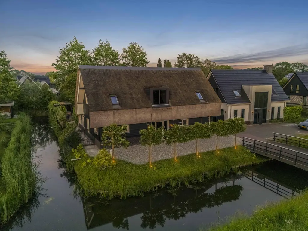 Nijverheidsweg 26, RHOON
