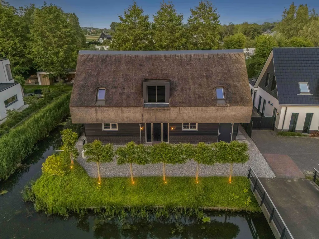 Nijverheidsweg 26, RHOON