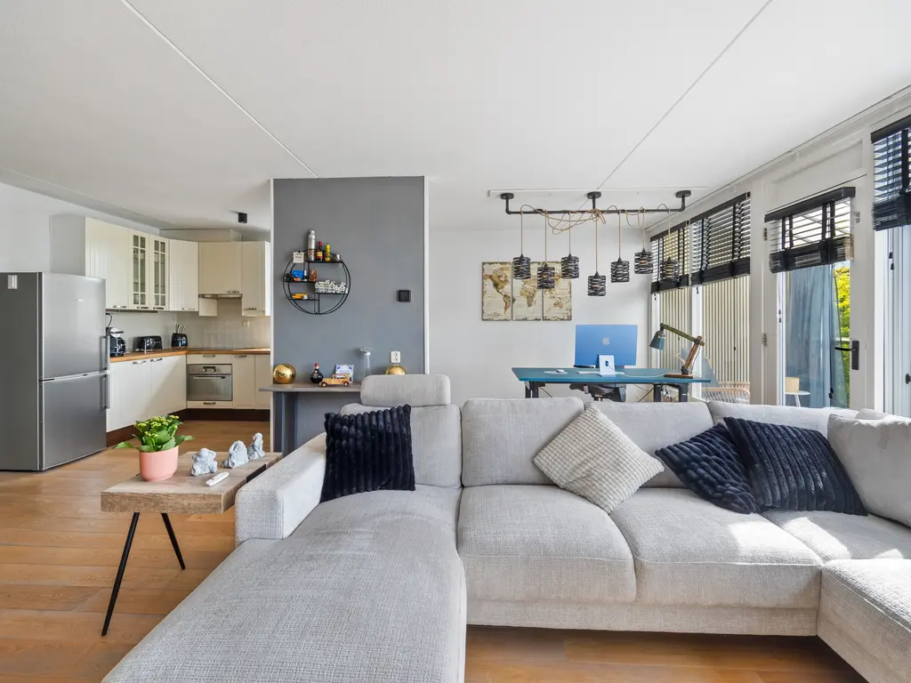 Roomolenstraat 35, Leidschendam
