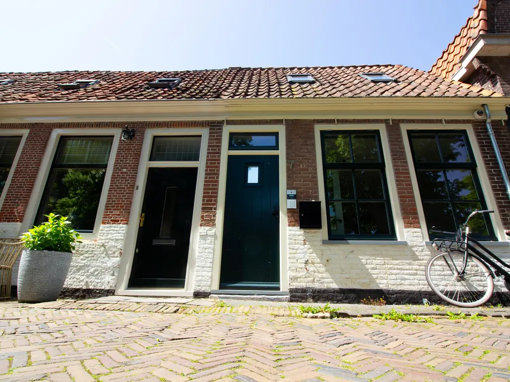 Oude Gracht 7, ENKHUIZEN