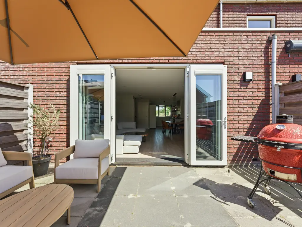 Pieter van den Hoogenbandstraat 12, SCHIEDAM
