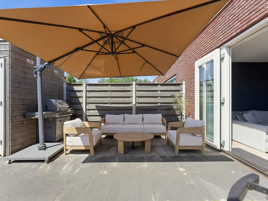 Pieter van den Hoogenbandstraat 12, SCHIEDAM