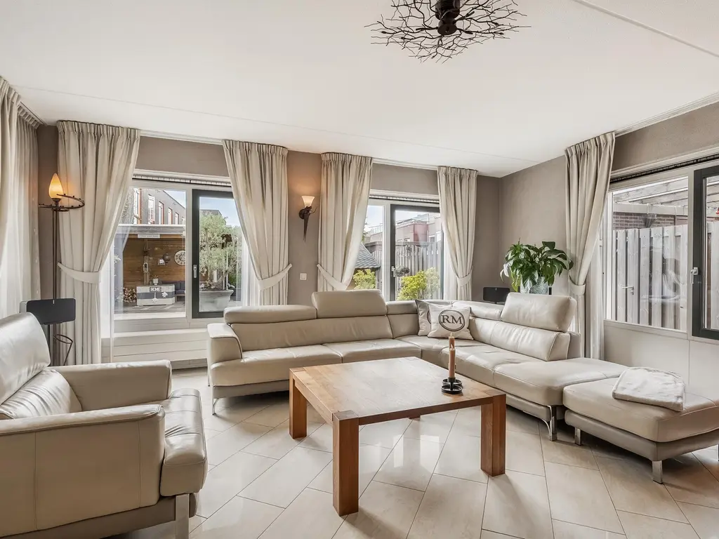 Meerwedesingel 70, BARENDRECHT