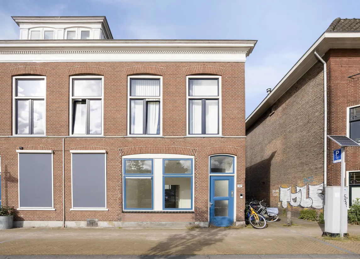 Spoorsingel 38