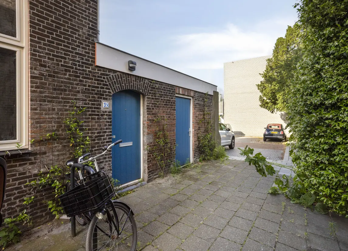 Spoorsingel 38