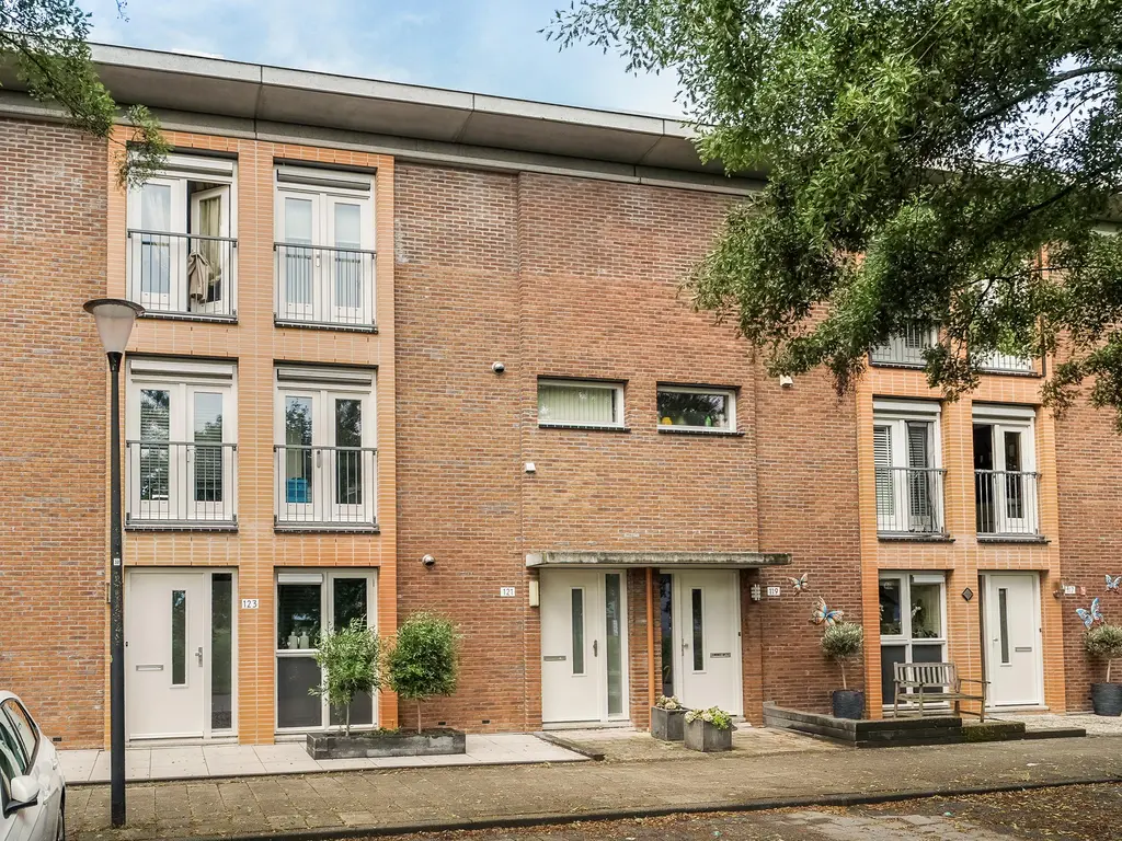 Lijsterbeswede 121, BARENDRECHT
