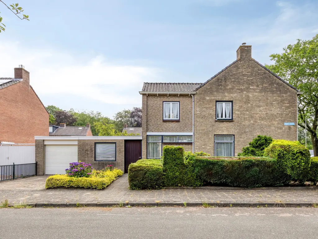 Schubertlaan 33, Roosendaal