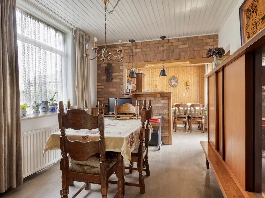 Schubertlaan 33, Roosendaal