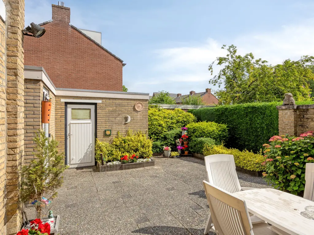 Schubertlaan 33, Roosendaal
