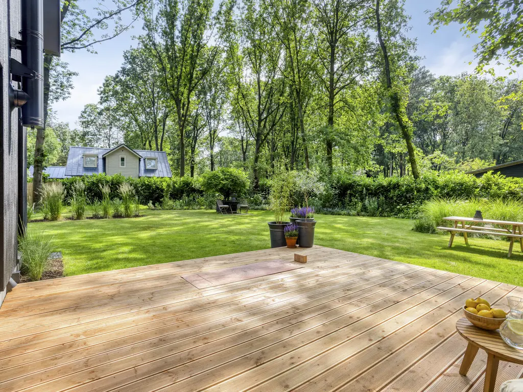 De Stille Wille 29, OOST WEST EN MIDDELBEERS