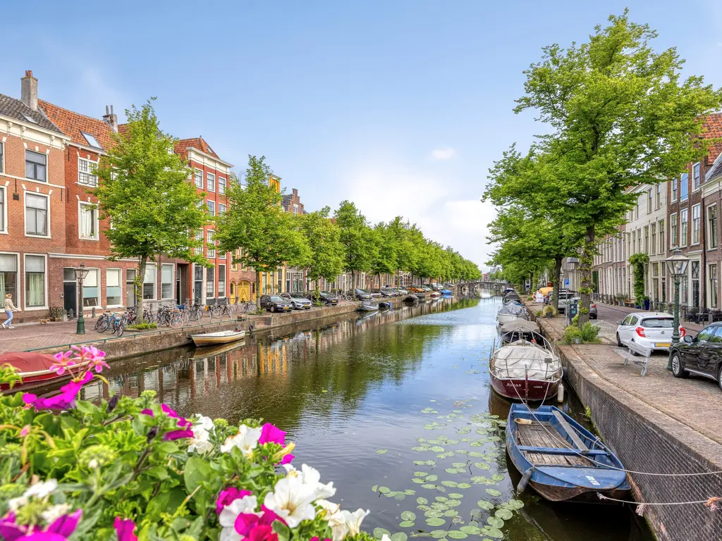 Nieuwe Rijn 111A, Leiden