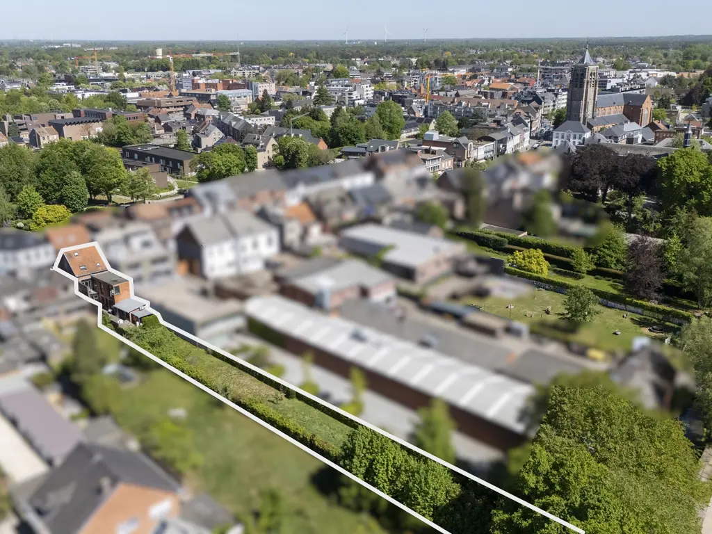 Markt 72  , Mol