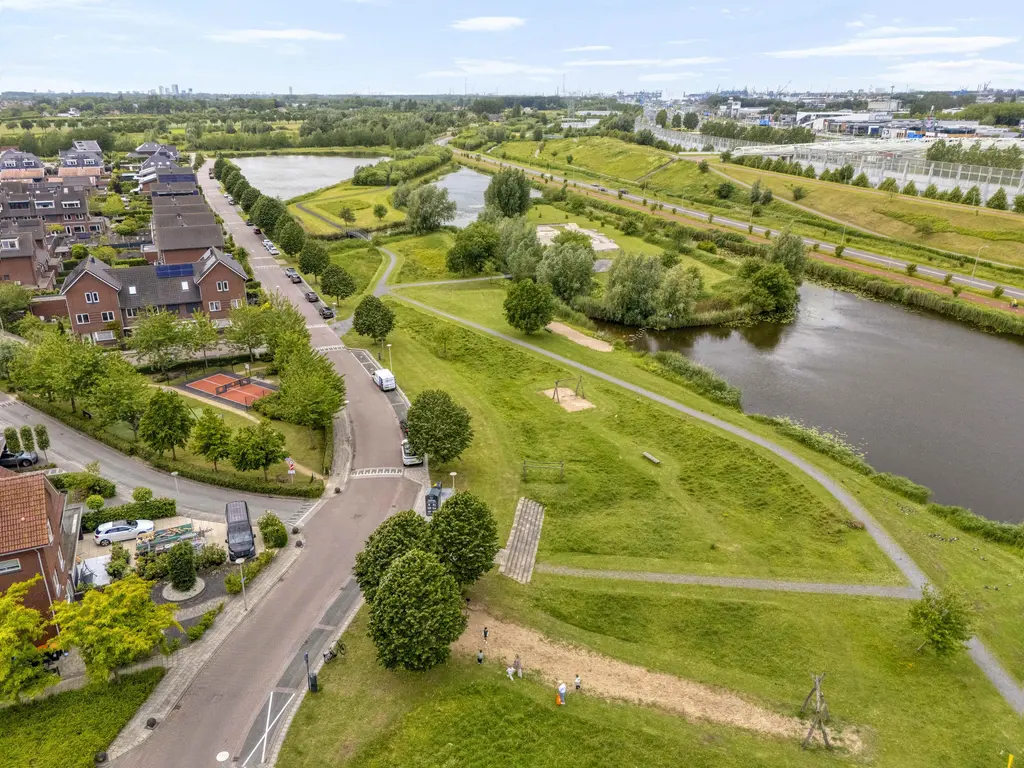 Regenboog 28, RHOON