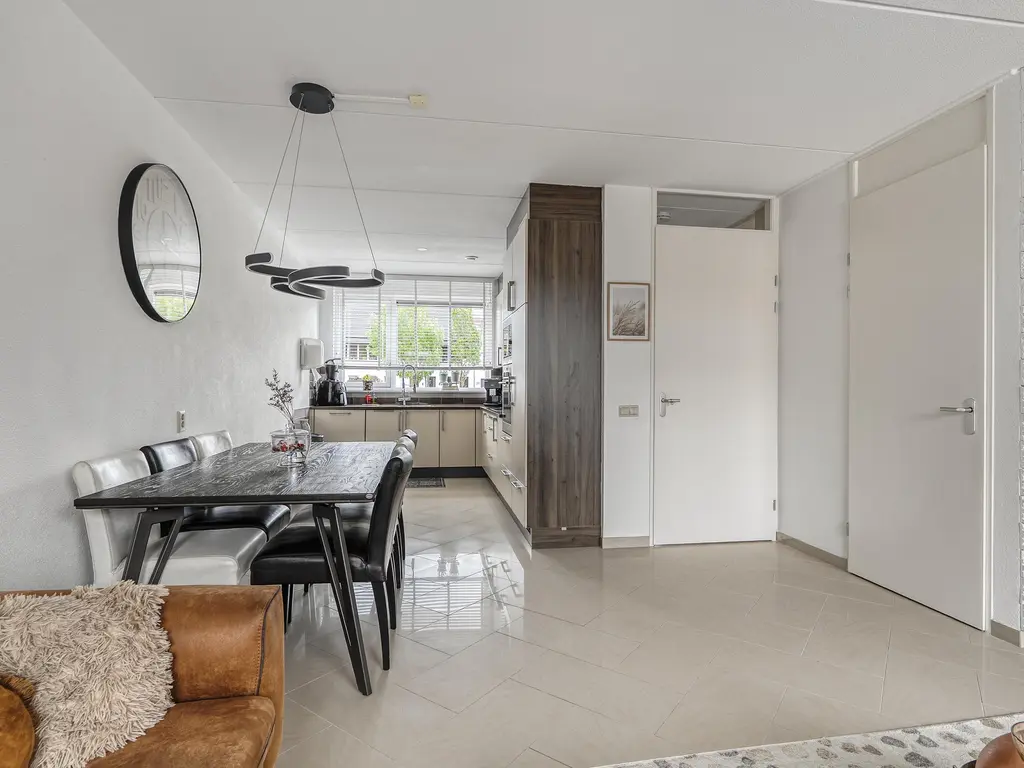 Regenboog 28, RHOON