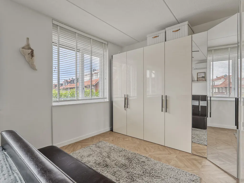 Regenboog 28, RHOON