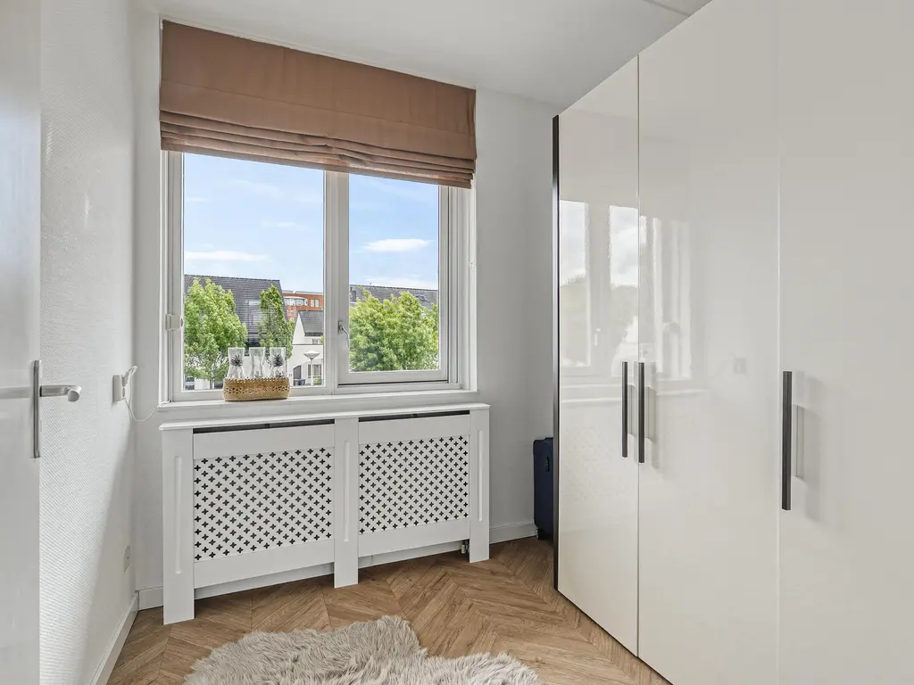 Regenboog 28, RHOON