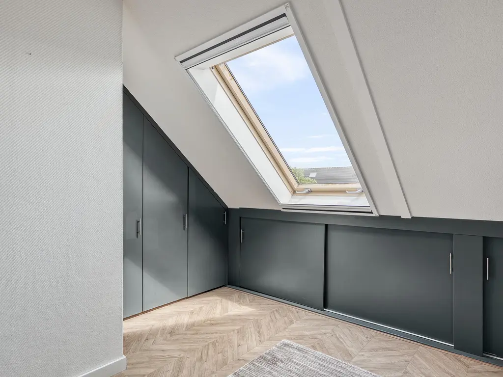 Regenboog 28, RHOON