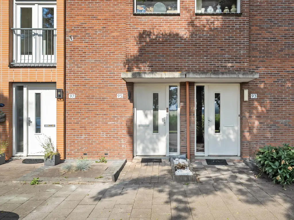 Lijsterbeswede 95, BARENDRECHT