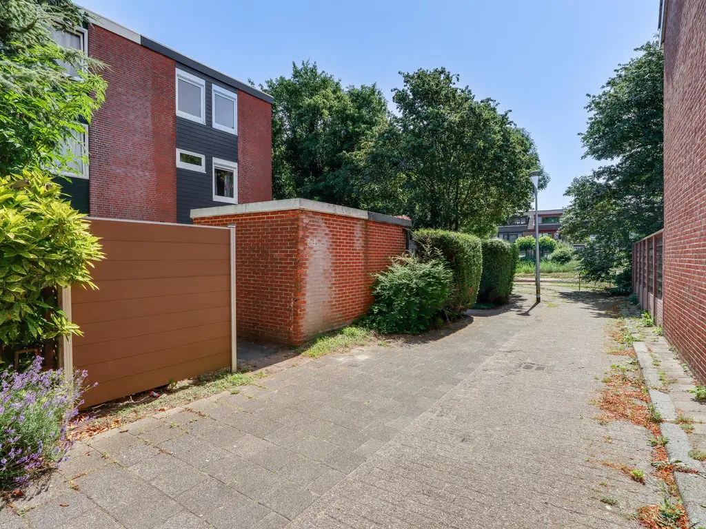 Lindholm 241, HOOFDDORP
