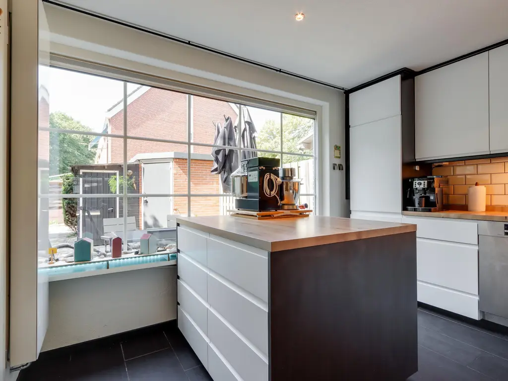 Lindholm 241, HOOFDDORP