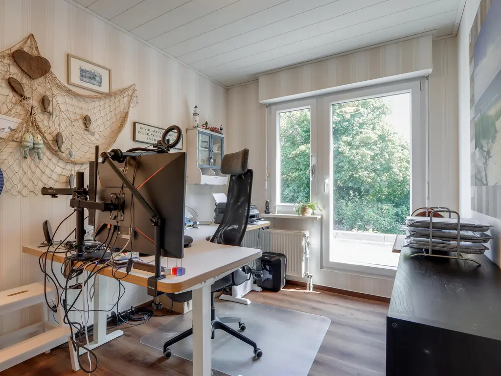 Lindholm 241, HOOFDDORP
