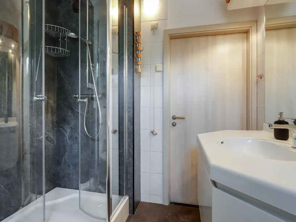 Lindholm 241, HOOFDDORP
