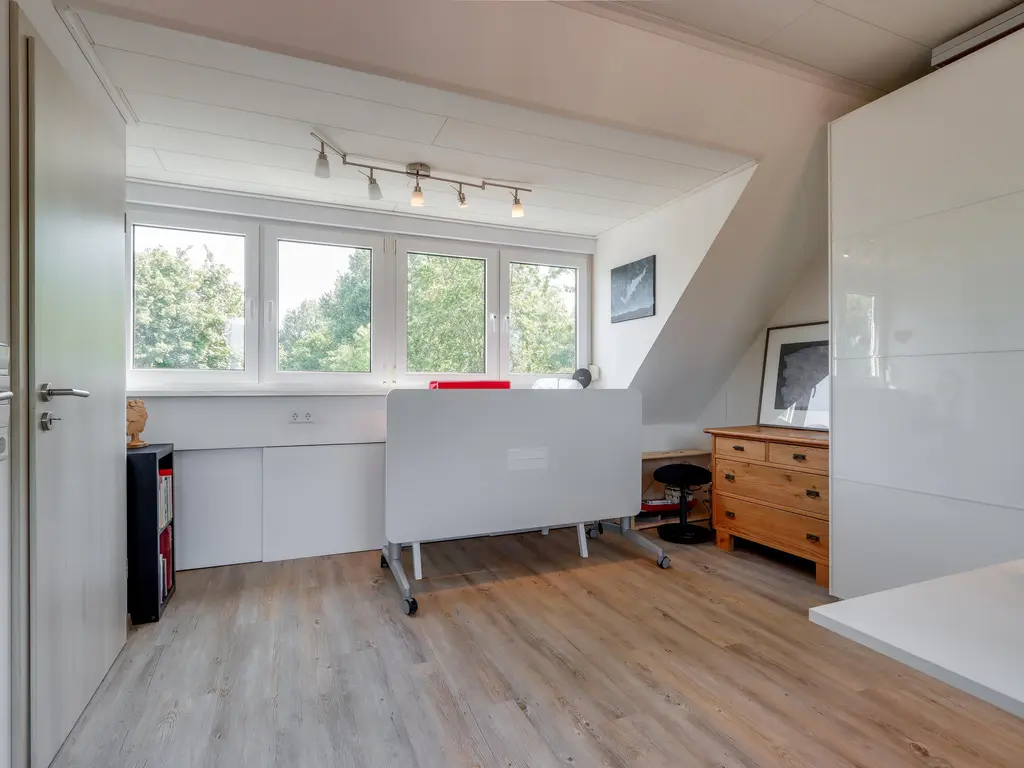 Lindholm 241, HOOFDDORP