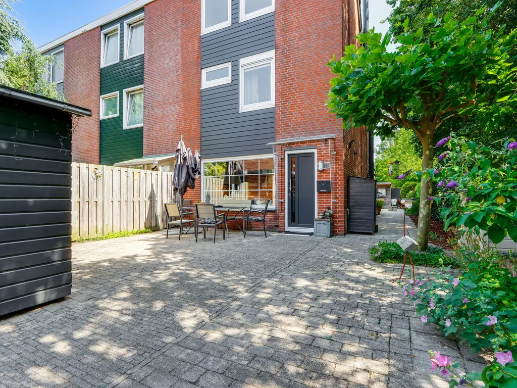 Lindholm 241, HOOFDDORP