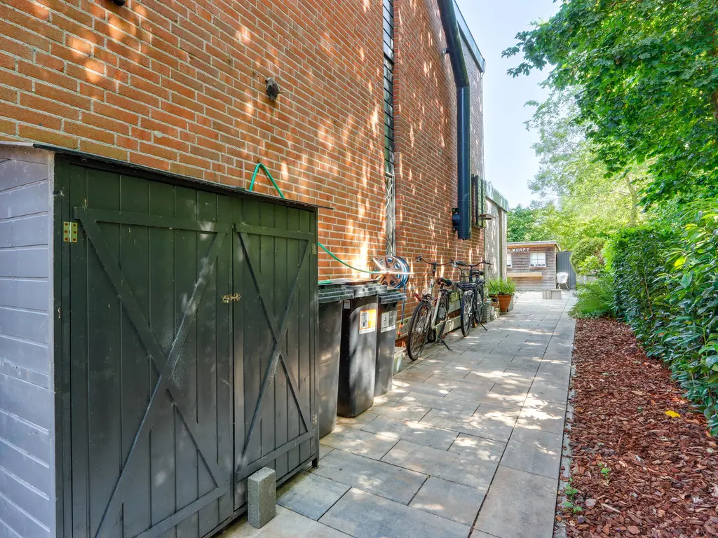Lindholm 241, HOOFDDORP