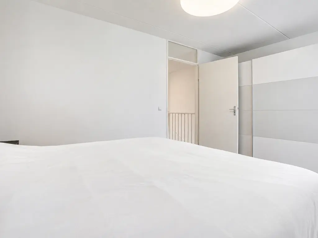 Bratislavahof 18, Den Haag