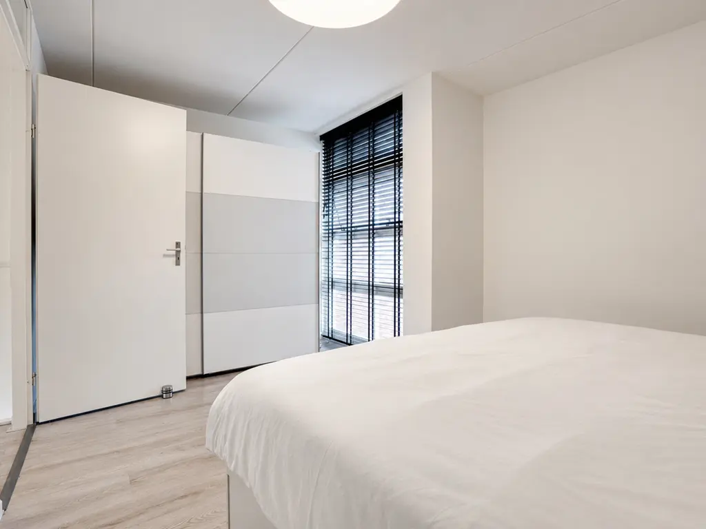 Bratislavahof 18, Den Haag