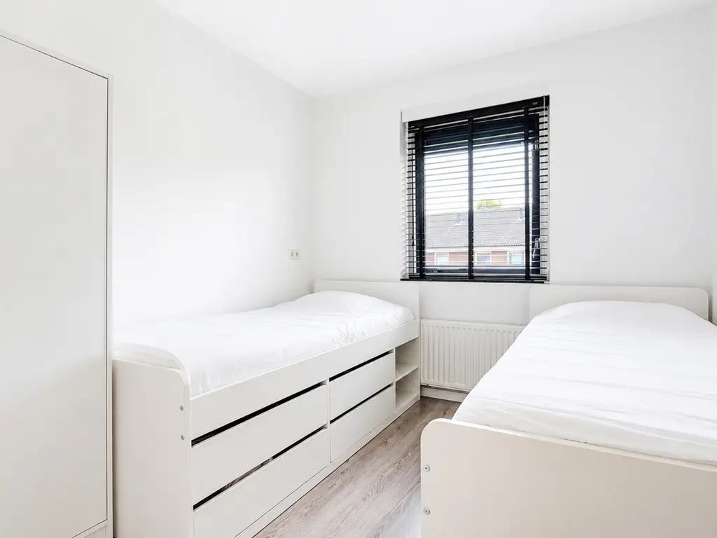Bratislavahof 18, Den Haag