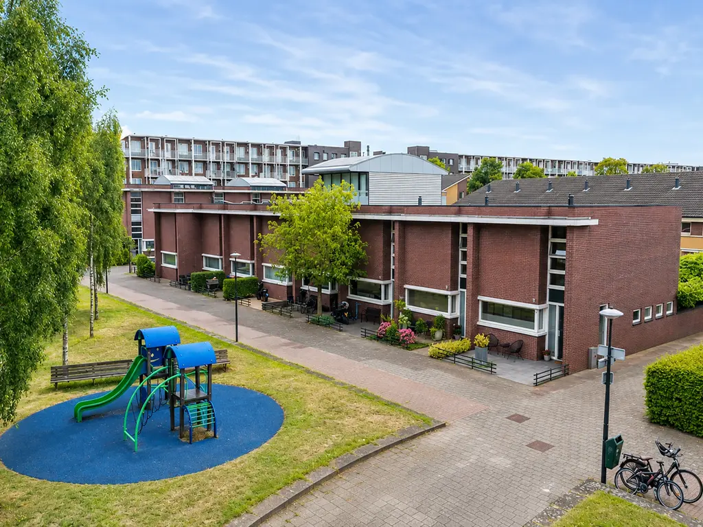Bratislavahof 18, Den Haag