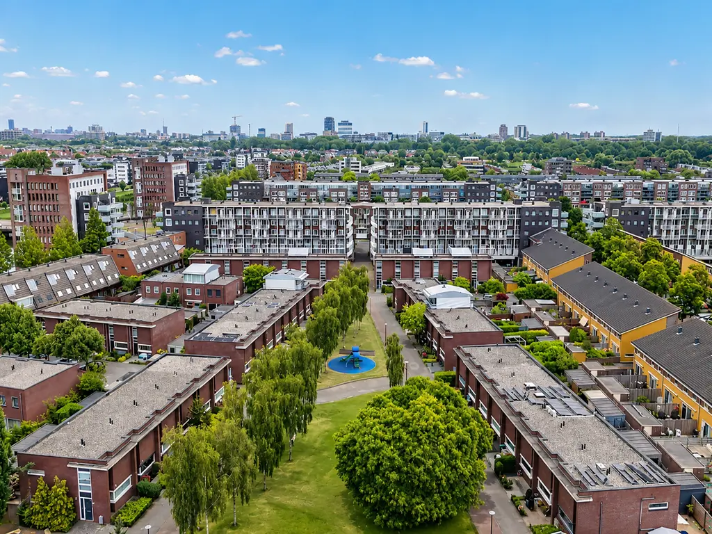 Bratislavahof 18, Den Haag
