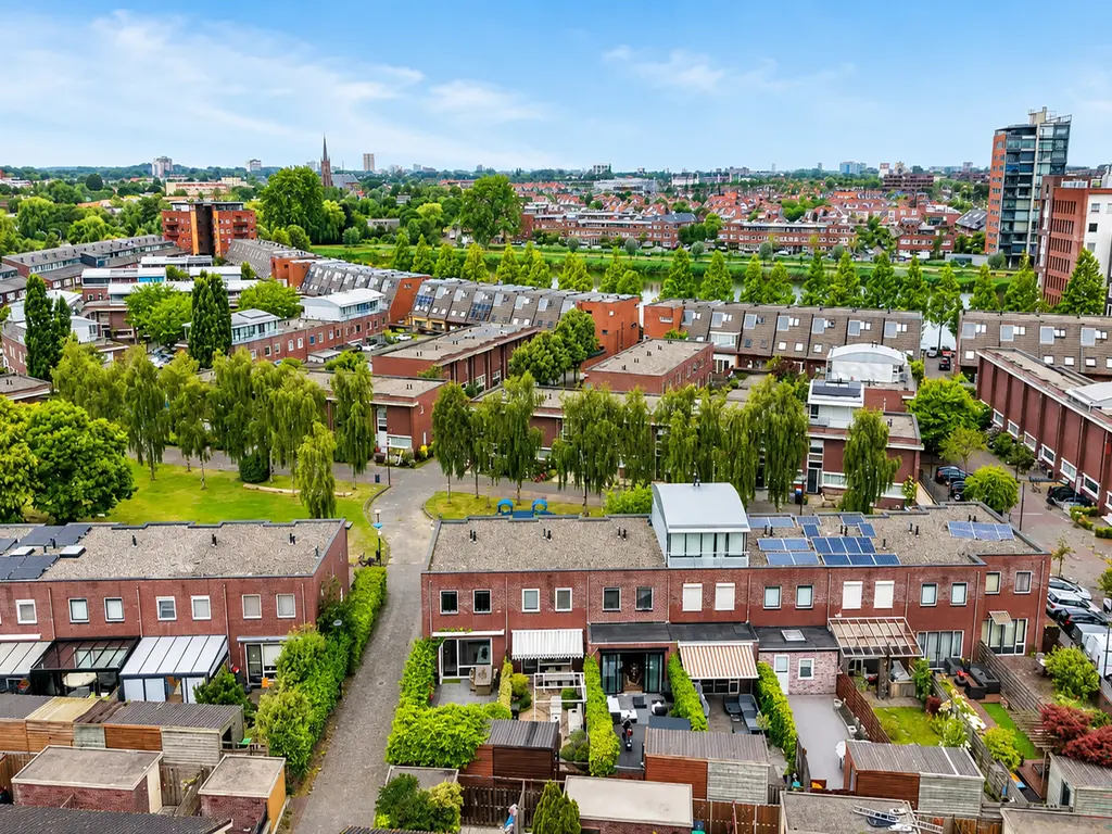 Bratislavahof 18, Den Haag