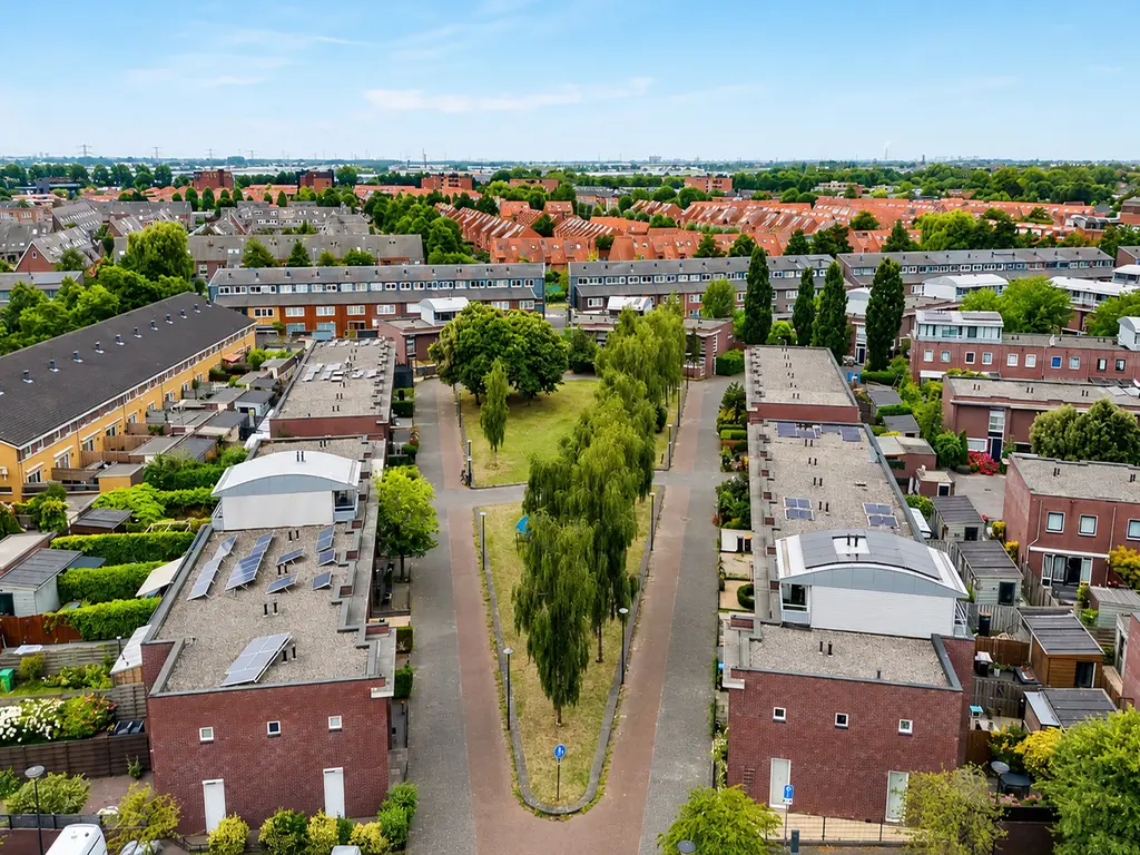 Bratislavahof 18, Den Haag