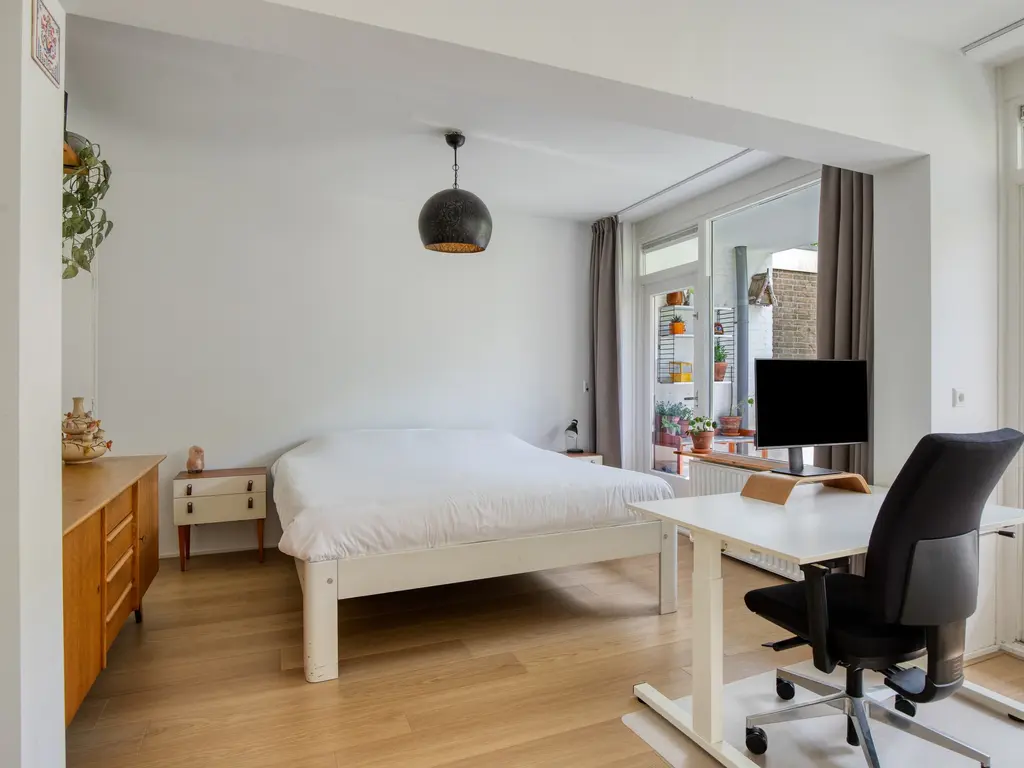 Debussystraat 27, Leiden