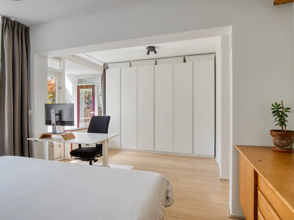 Debussystraat 27, Leiden