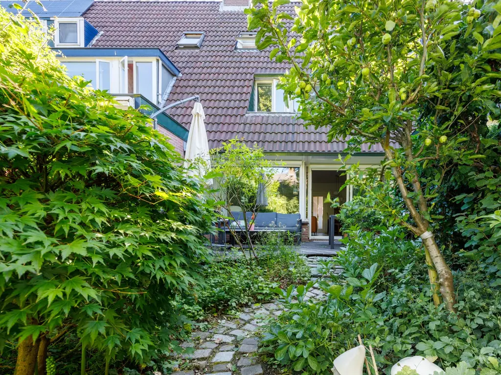 Lisdoddekreek 34, Leiderdorp