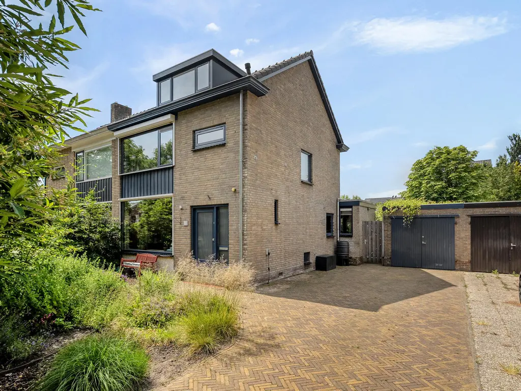 Maasstraat 10, BARENDRECHT