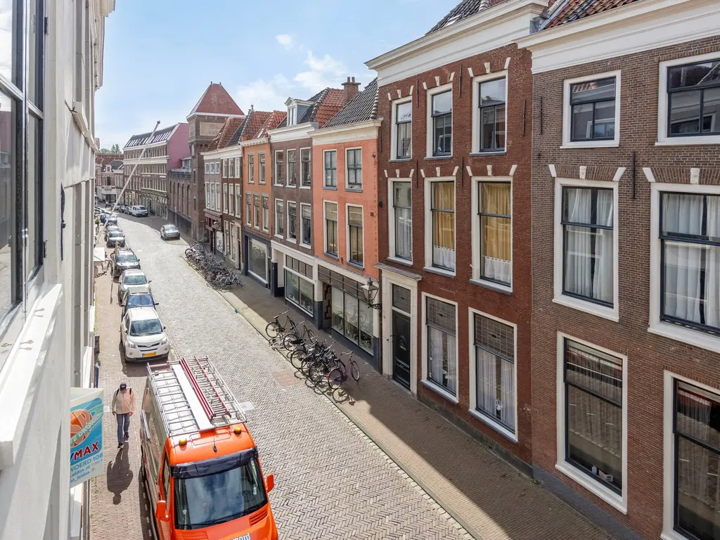 Hogewoerd 102B, Leiden