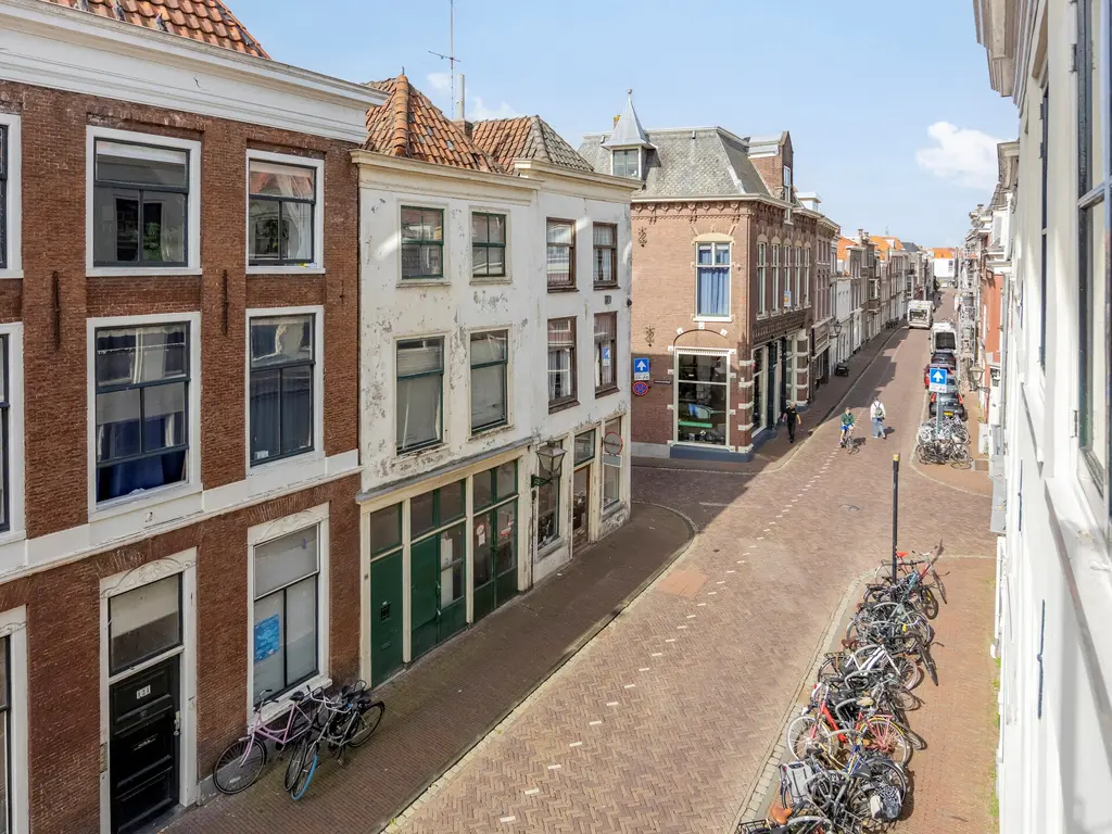 Hogewoerd 102B, Leiden