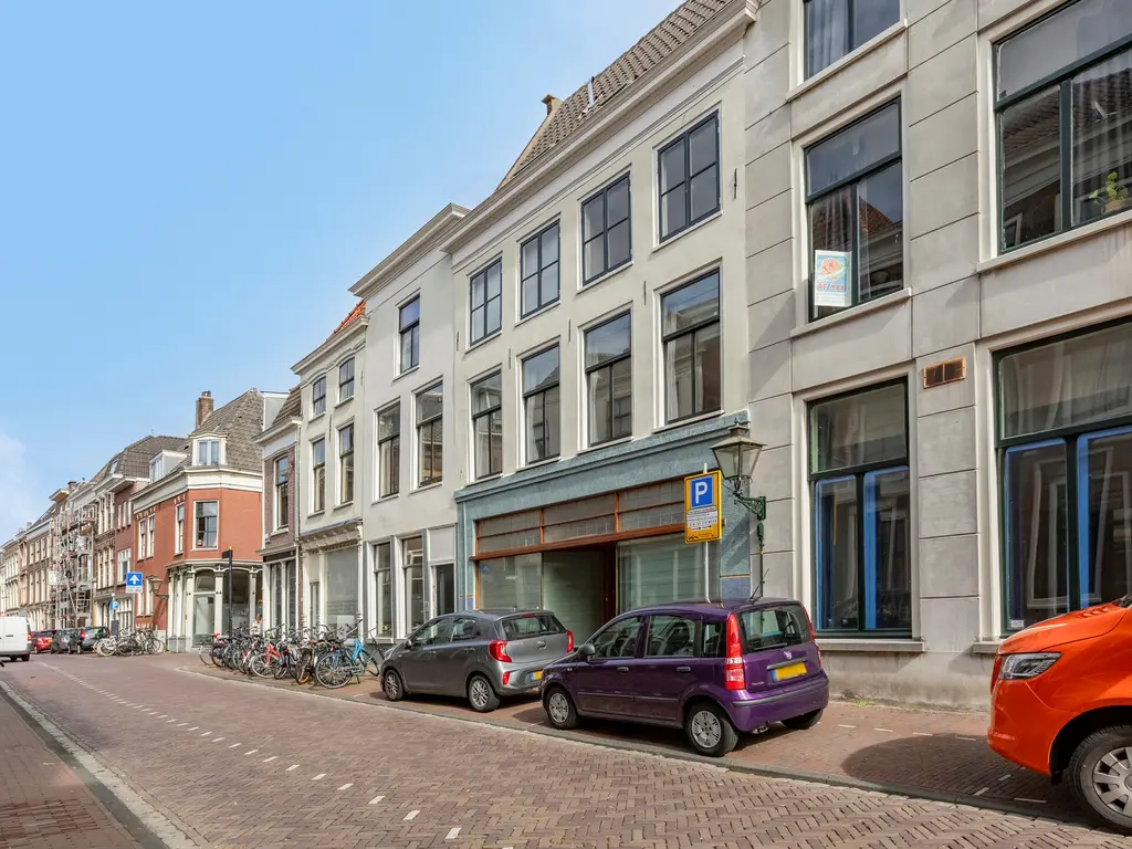 Hogewoerd 102B, Leiden