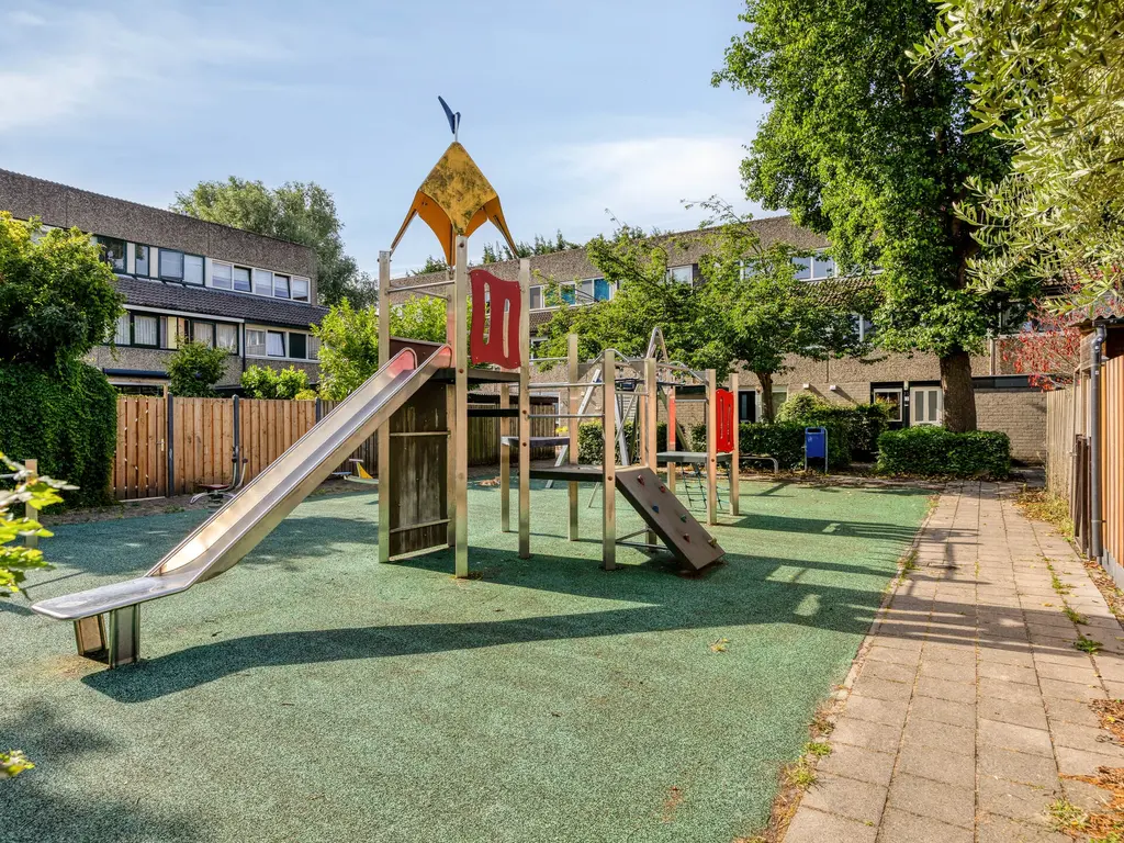 Lemsteraakwerf 5, Leiden