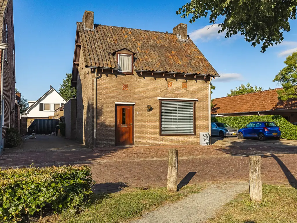Oude Postbaan 11, LIEMPDE