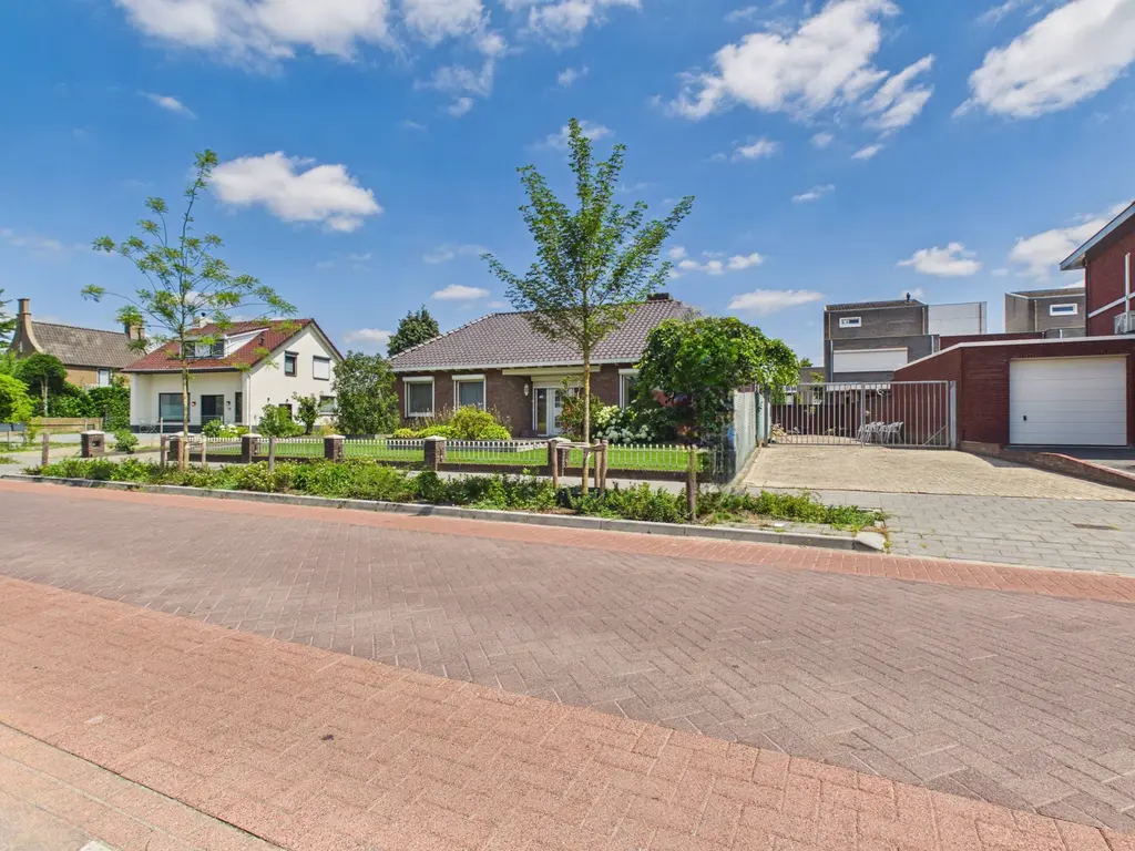 Noorderstraat 76, Sprundel