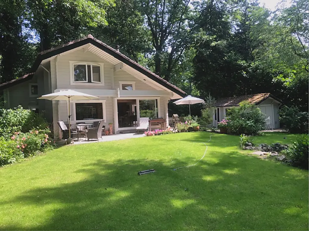 De Stille Wille 55, OOST WEST EN MIDDELBEERS