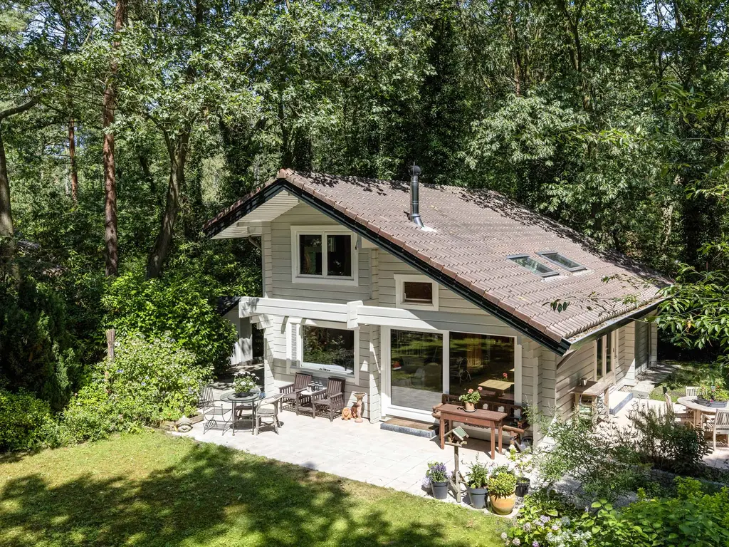 De Stille Wille 55, OOST WEST EN MIDDELBEERS