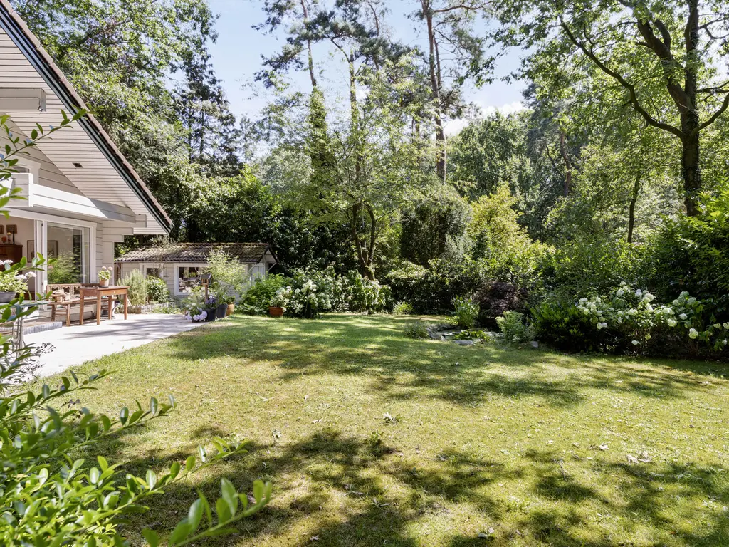 De Stille Wille 55, OOST WEST EN MIDDELBEERS